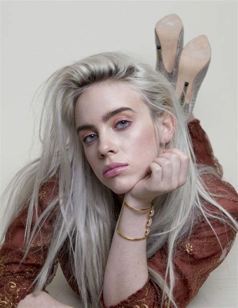 billie eilish traje de baño|Billie Eilish impone tendencia con el traje de baño。